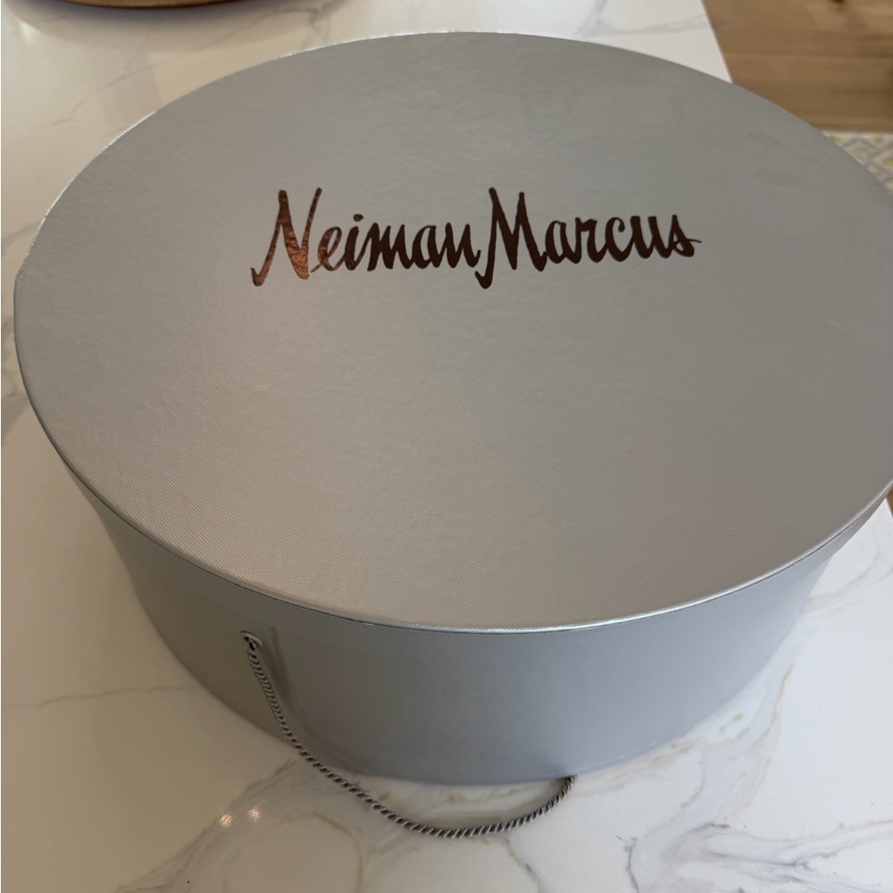 Marni/Neiman Marcus Off-white/ Black fancy hat - Picture 8 of 8